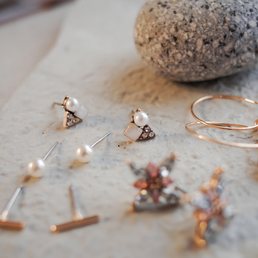 <b><p>Cherry Blossom Ending 10See fw ea Simple</p></b><b><p>桜エンディング 10See フラワー イヤリ シンプルユニーク スタイリッシュルック</p></b><br /><br /><p align='center'>