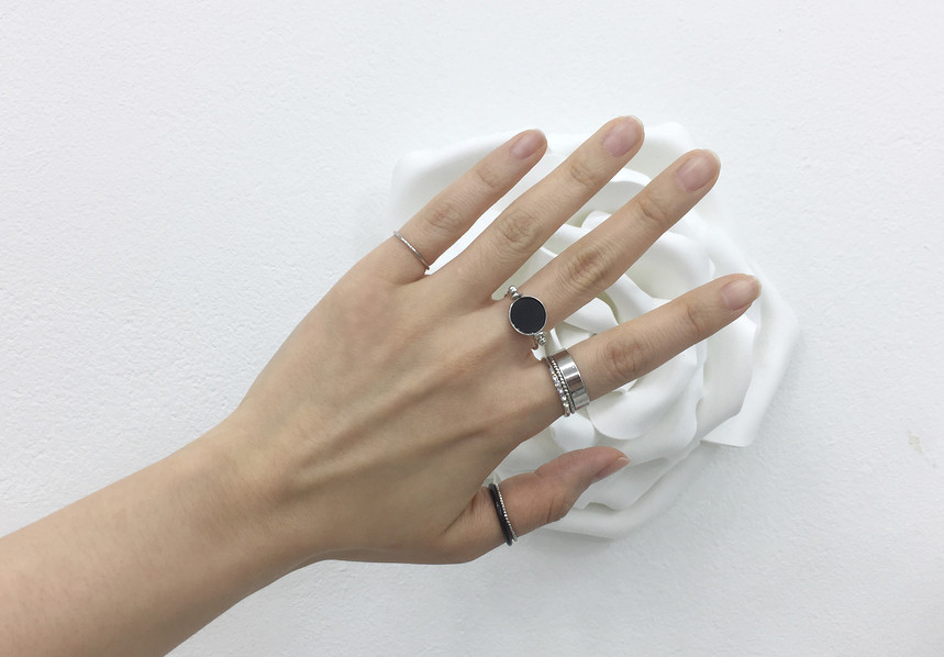 <b><p>black Silver ring set Loly Luxury cubic Edge</p></b><b><p>ブラック シルバーリングセット ラブリーな ラグジュアキュービ エッジのあるスタイ</p></b><br /><br /><p align='center'>