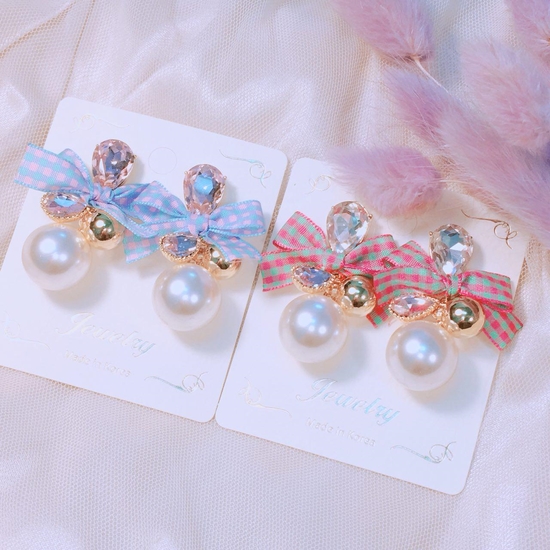 <b><p>Alsaan Ribbon earrings Good pot cycle Bl-bl</p></b><b><p>アルサタン リボンピアス ポイントサイクル良い ケバケバした ユニークアクセサリー</p></b><br /><br /><p align='center'>