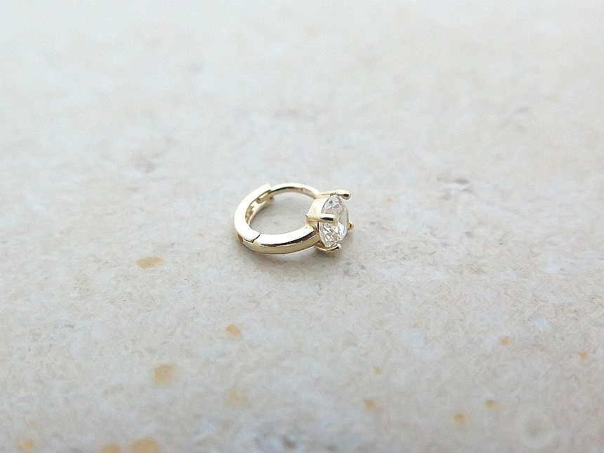 <b><p>10K 14K Cubic Ring pierc, One touch earrs</p></b><b><p>10K 14K キュービック リングピアス、 ワンタッチ 耳介</p></b><br /><br /><p align='center'>