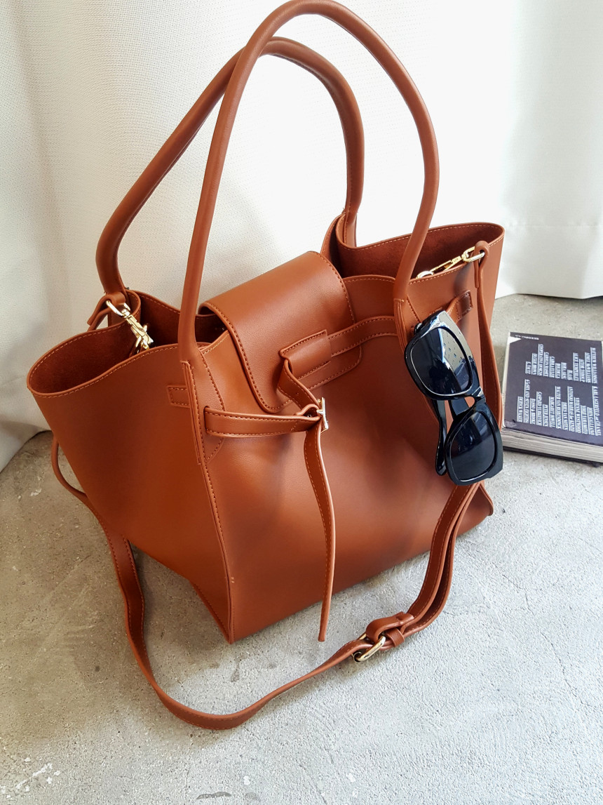 <b><p>Clooney twenties female younger Missy Lk</p></b><b><p>無排クルーニー20代の女性若いズームマミクロルックビッグバッグバケットバッグ外出ルックコーディネート</p></b><br /><br /><p align='center'>