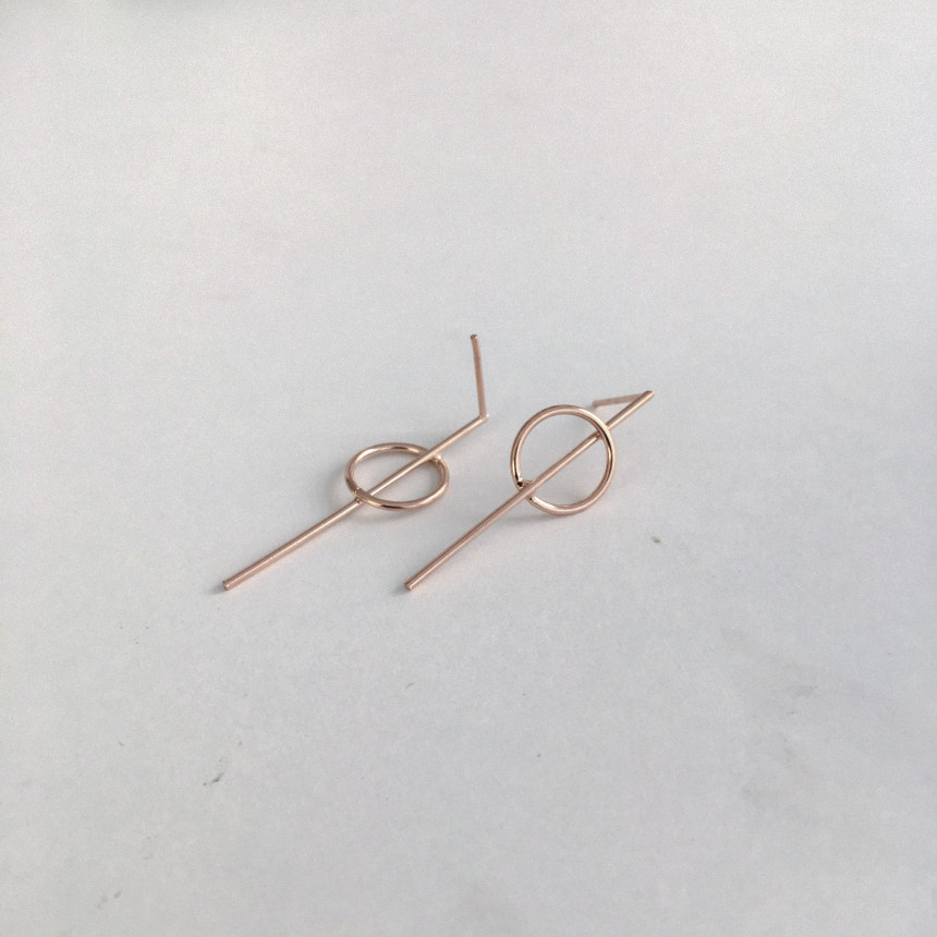 <b><p>point Drop Immobilization earrg Women their</p></b><b><p>ポイント ドロップ グムチム イヤリング 30代の女性 四季 モダンユニーク クラシックコーディネー</p></b><br /><br /><p align='center'>