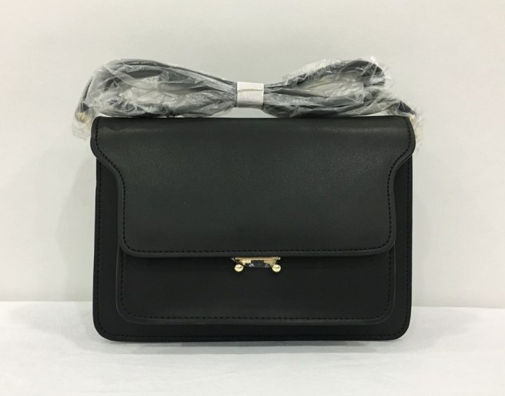 <b><p>Natural cowhide trunk bag 4lor Ribbed Ma</p></b><b><p>天然牛革トランクバック4colorリブメイドクロスバックショルダーバッグマルニstバックデイリーバッ</p></b><br /><br /><p align='center'>