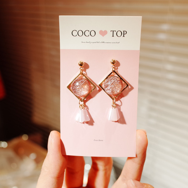 <b><p>spring radrop Flower Chala ear</p></b><b><p>春 雨滴 シルコト さらさら イヤリング</p></b><br /><br /><p align='center'>