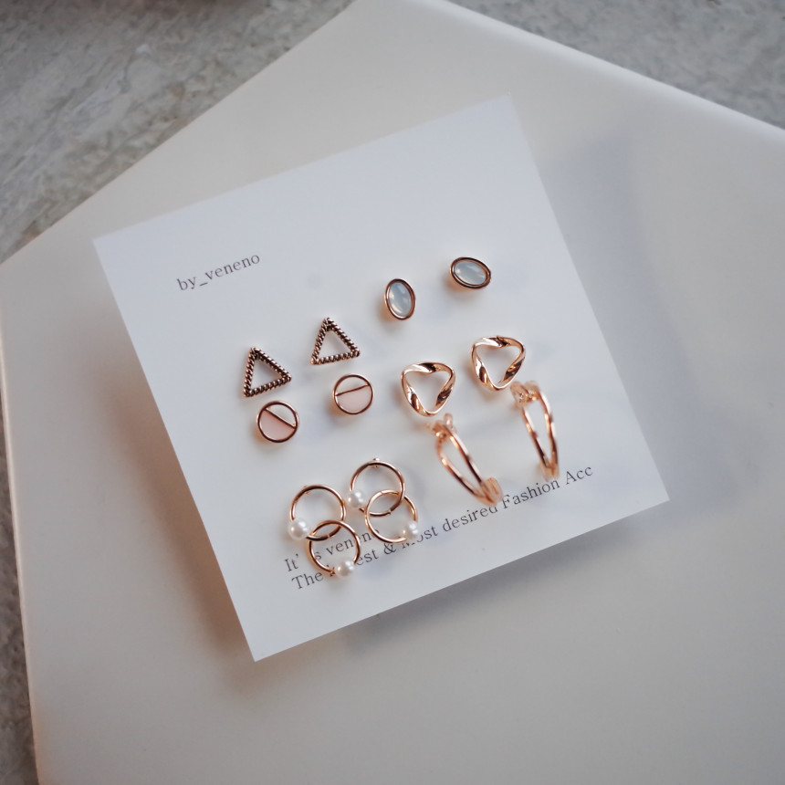 <b><p>Sandy 12SET daily earring Simple Unique St</p></b><b><p>サンディ 12SET デイリー イヤリング シンプルユニーク スタースィルク 30代の女性</p></b><br /><br /><p align='center'>