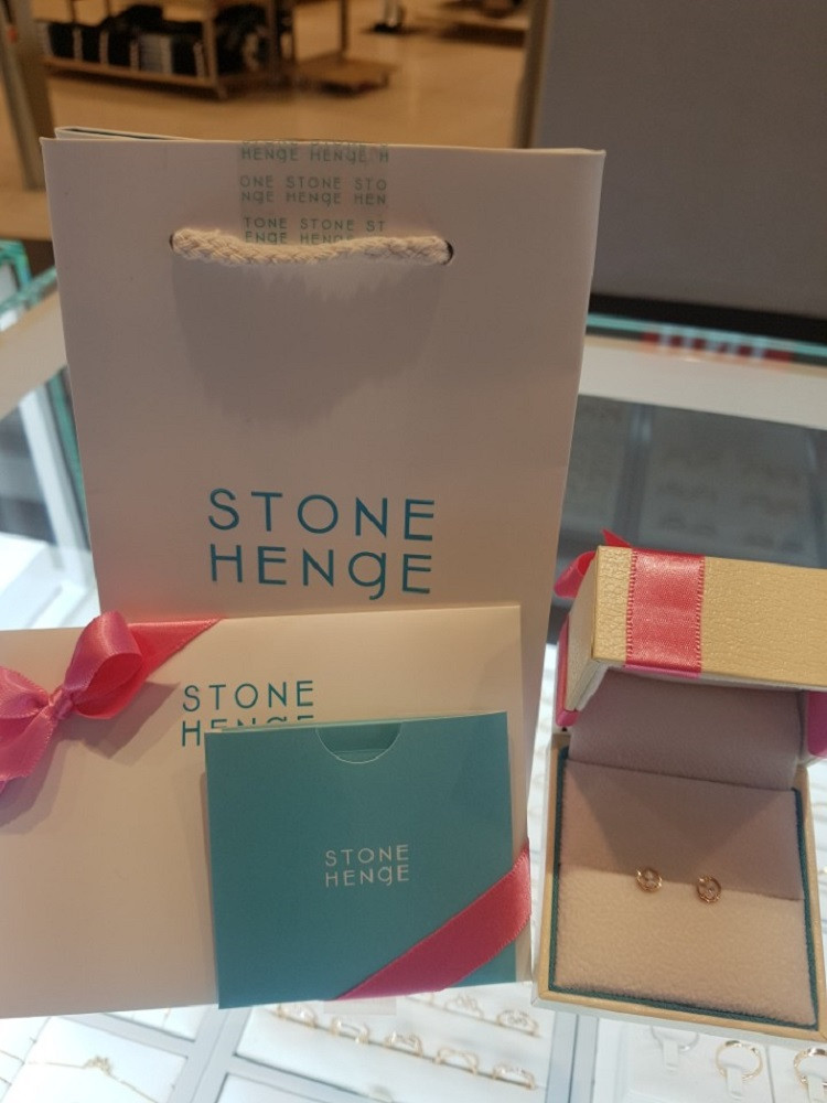 <b><p>Stonehenge Circular droplet eri T0987</p></b><b><p>ストーンヘンジ 円形水滴 イヤリング T0987</p></b><br /><br /><p align='center'>