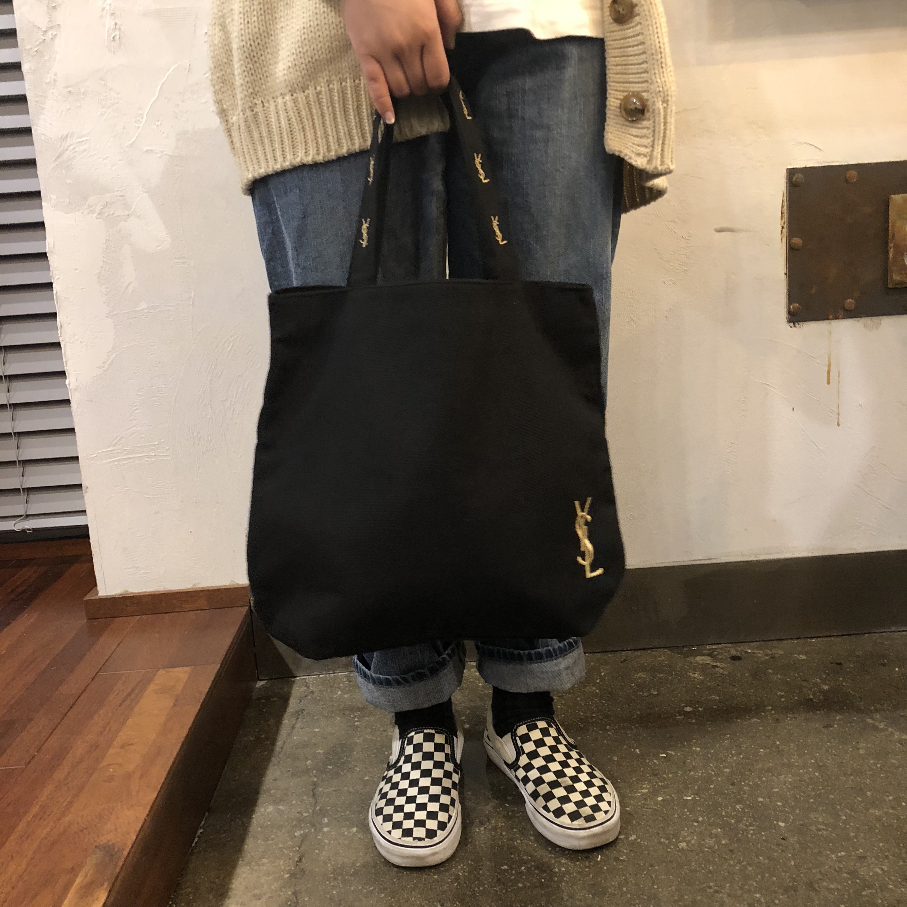 <b><p>Yomiuri Eco-bag simple unique items stand</p></b><b><p>イブサンローランエコバックシンプルユニーク引き立つアイテム四季20代バッグ 심플유니크</p></b><br /><br /><p align='center'>