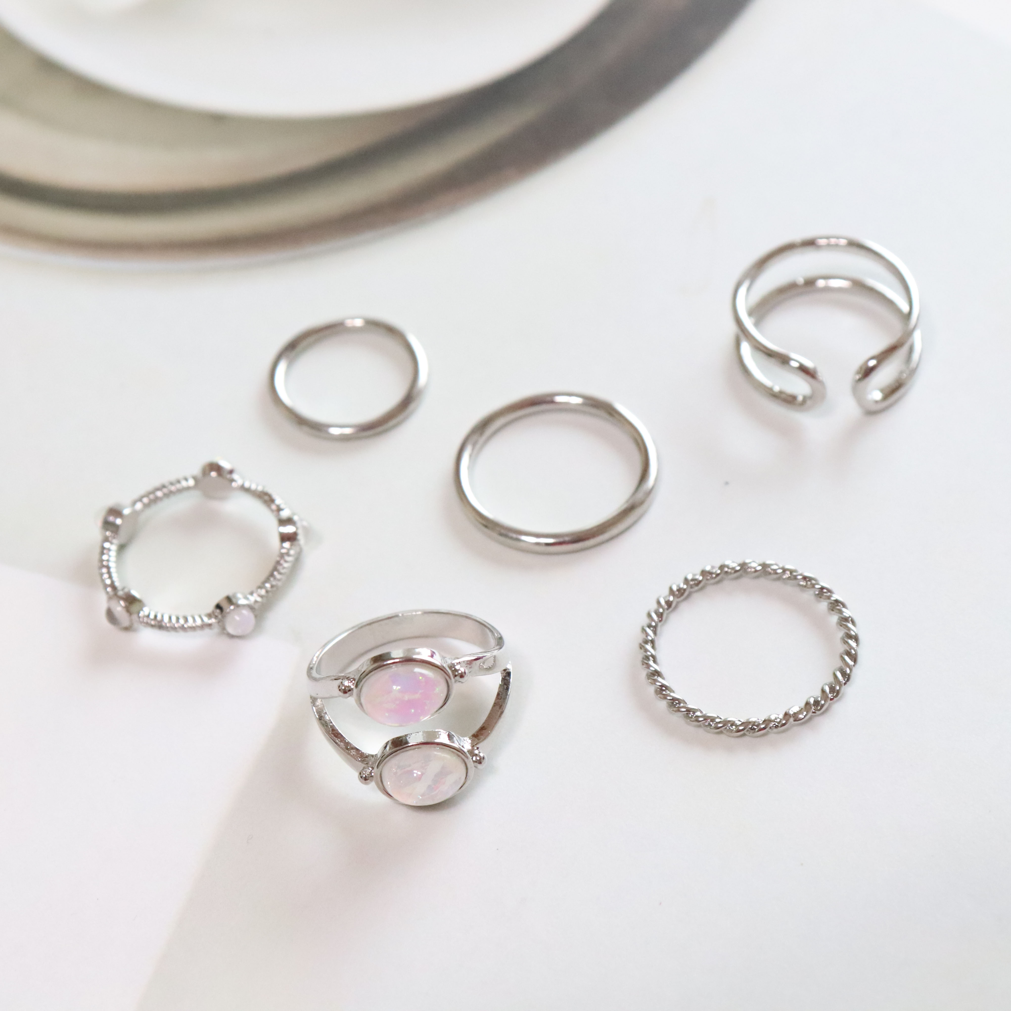 <b><p>Mourning daily opal Two les kk basic Layered</p></b><b><p>無排 デイリー オパール 二行 ねじれ 基本 重ね着 糸リング セット 6種 20代の女性</p></b><br /><br /><p align='center'>