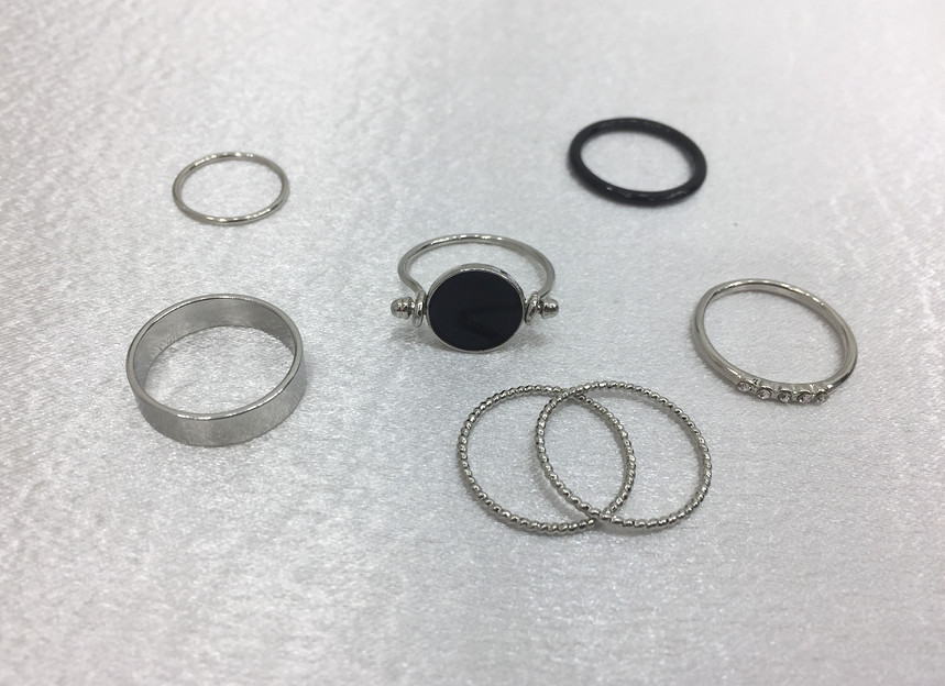 <b><p>black Silver ring set Loly Luxury cubic Edge</p></b><b><p>ブラック シルバーリングセット ラブリーな ラグジュアキュービ エッジのあるスタイ</p></b><br /><br /><p align='center'>