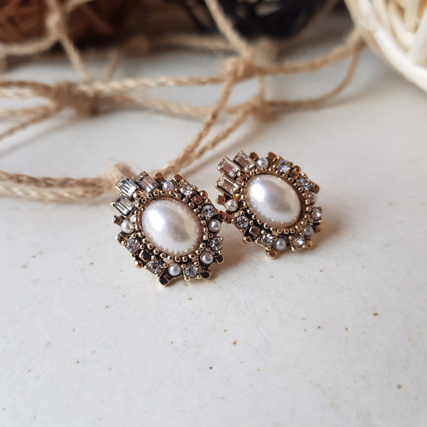 <b><p>Lisa Cubic Pearl ring 6color Gi dation upstage</p></b><b><p>リサ キュービック 真珠 イヤリング 6色 女性コーディネート 高慢な フェミニンな感性ムード</p></b><br /><br /><p align='center'>