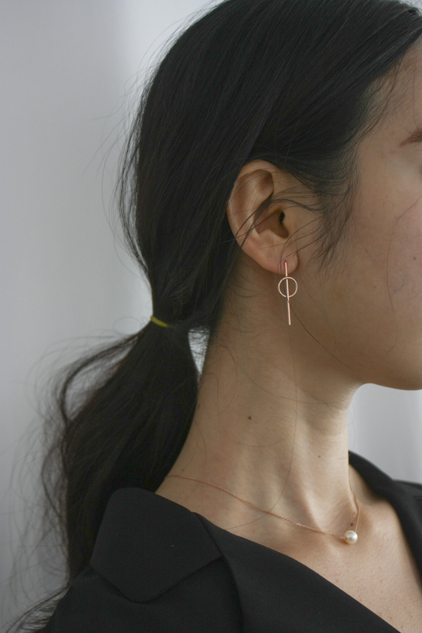 <b><p>point Drop Immobilization earrg Women their</p></b><b><p>ポイント ドロップ グムチム イヤリング 30代の女性 四季 モダンユニーク クラシックコーディネー</p></b><br /><br /><p align='center'>