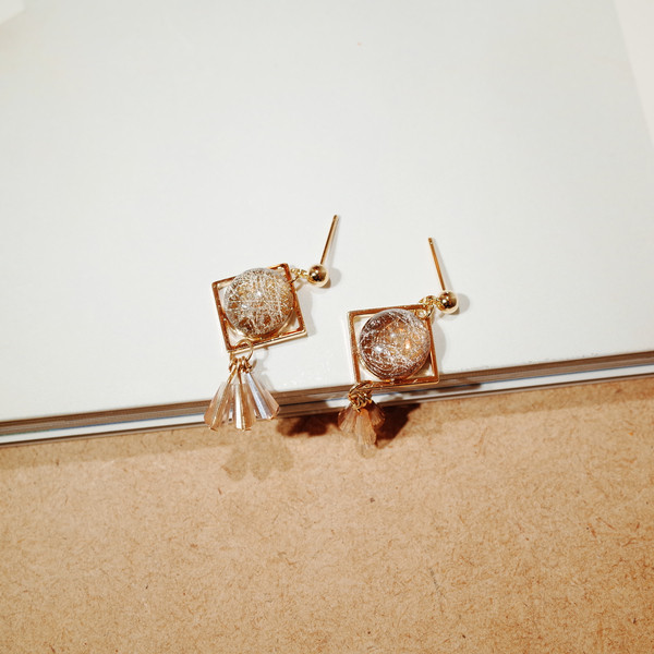 <b><p>spring radrop Flower Chala ear</p></b><b><p>春 雨滴 シルコト さらさら イヤリング</p></b><br /><br /><p align='center'>