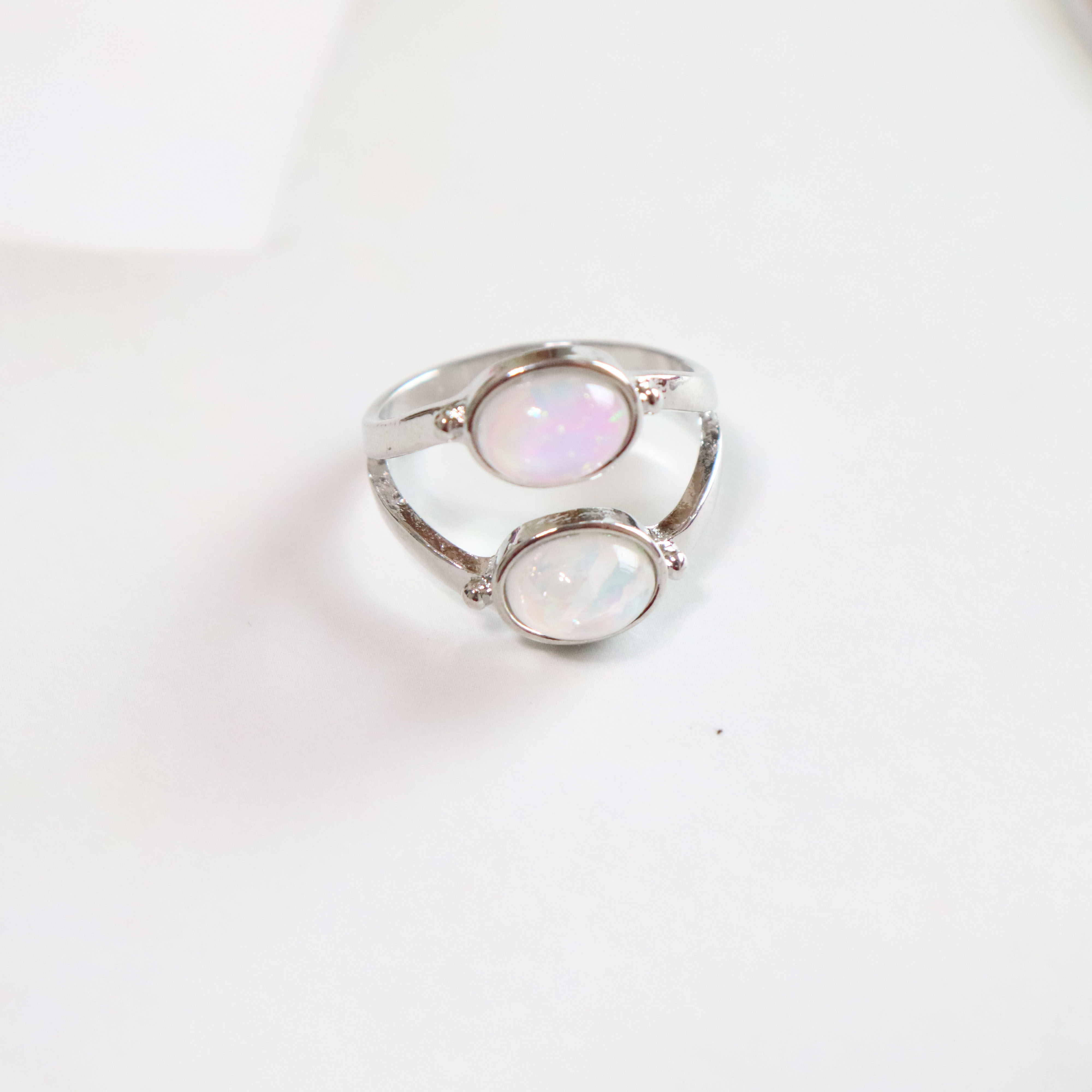 <b><p>Mourning daily opal Two les kk basic Layered</p></b><b><p>無排 デイリー オパール 二行 ねじれ 基本 重ね着 糸リング セット 6種 20代の女性</p></b><br /><br /><p align='center'>