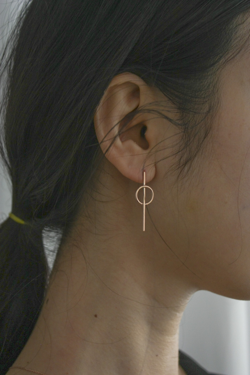 <b><p>point Drop Immobilization earrg Women their</p></b><b><p>ポイント ドロップ グムチム イヤリング 30代の女性 四季 モダンユニーク クラシックコーディネー</p></b><br /><br /><p align='center'>