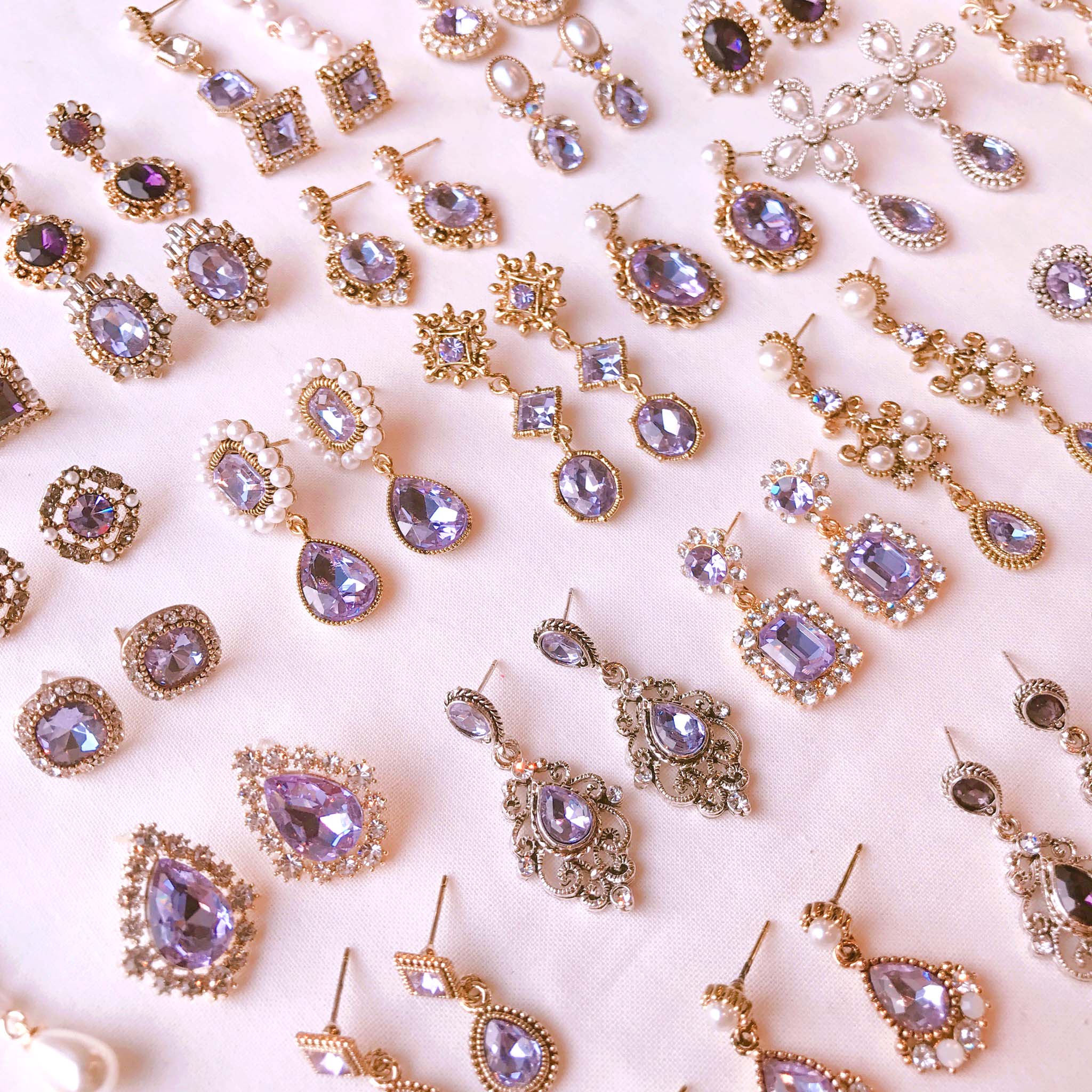 <b><p>Possible eaves 2018 Pantone trend color Viot</p></b><b><p>グィチ可能 2018年 パントン トレンド カラー バイオレット ドロップ イヤリング</p></b><br /><br /><p align='center'>