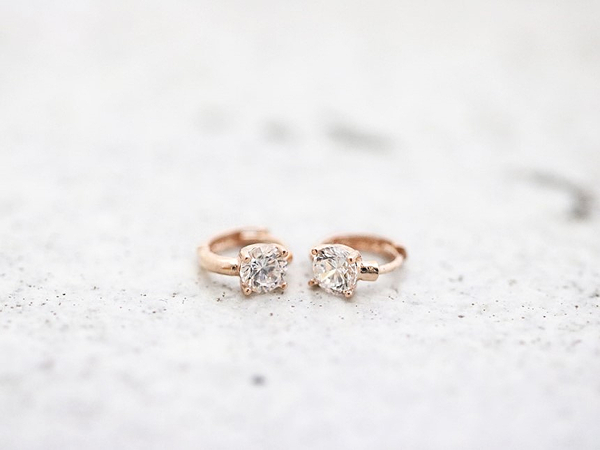 <b><p>10K 14K Cubic Ring pierc, One touch earrs</p></b><b><p>10K 14K キュービック リングピアス、 ワンタッチ 耳介</p></b><br /><br /><p align='center'>