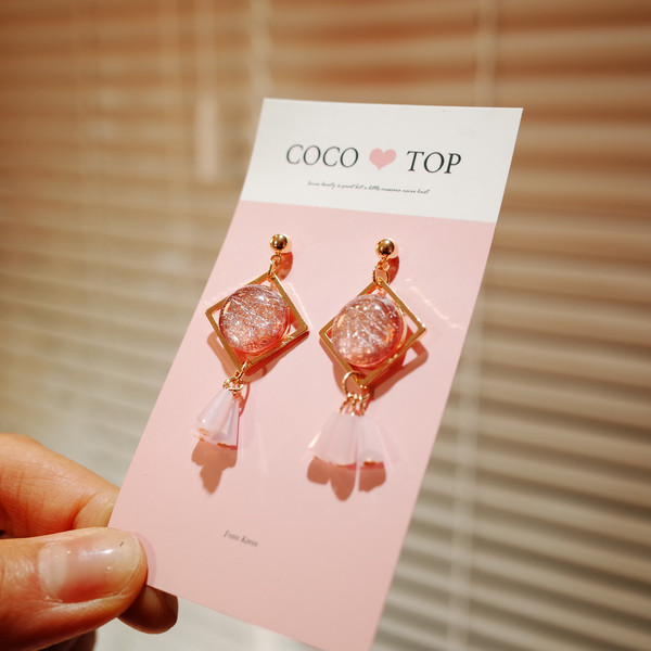 <b><p>spring radrop Flower Chala ear</p></b><b><p>春 雨滴 シルコト さらさら イヤリング</p></b><br /><br /><p align='center'>