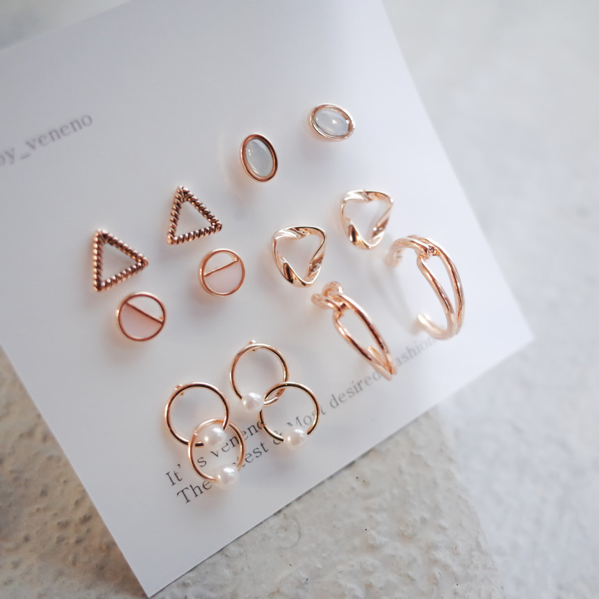 <b><p>Sandy 12SET daily earring Simple Unique St</p></b><b><p>サンディ 12SET デイリー イヤリング シンプルユニーク スタースィルク 30代の女性</p></b><br /><br /><p align='center'>