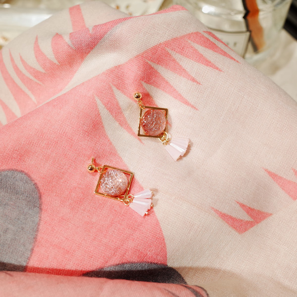 <b><p>spring radrop Flower Chala ear</p></b><b><p>春 雨滴 シルコト さらさら イヤリング</p></b><br /><br /><p align='center'>