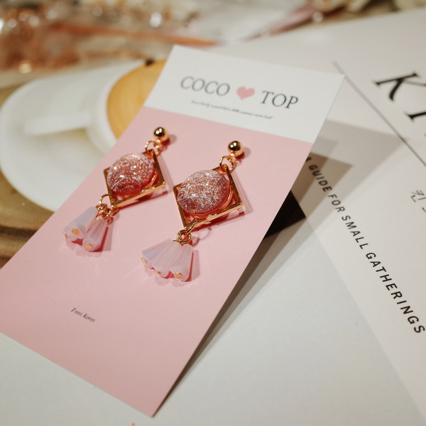 <b><p>spring radrop Flower Chala ear</p></b><b><p>春 雨滴 シルコト さらさら イヤリング</p></b><br /><br /><p align='center'>