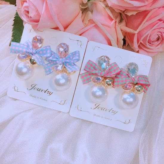 <b><p>Alsaan Ribbon earrings Good pot cycle Bl-bl</p></b><b><p>アルサタン リボンピアス ポイントサイクル良い ケバケバした ユニークアクセサリー</p></b><br /><br /><p align='center'>
