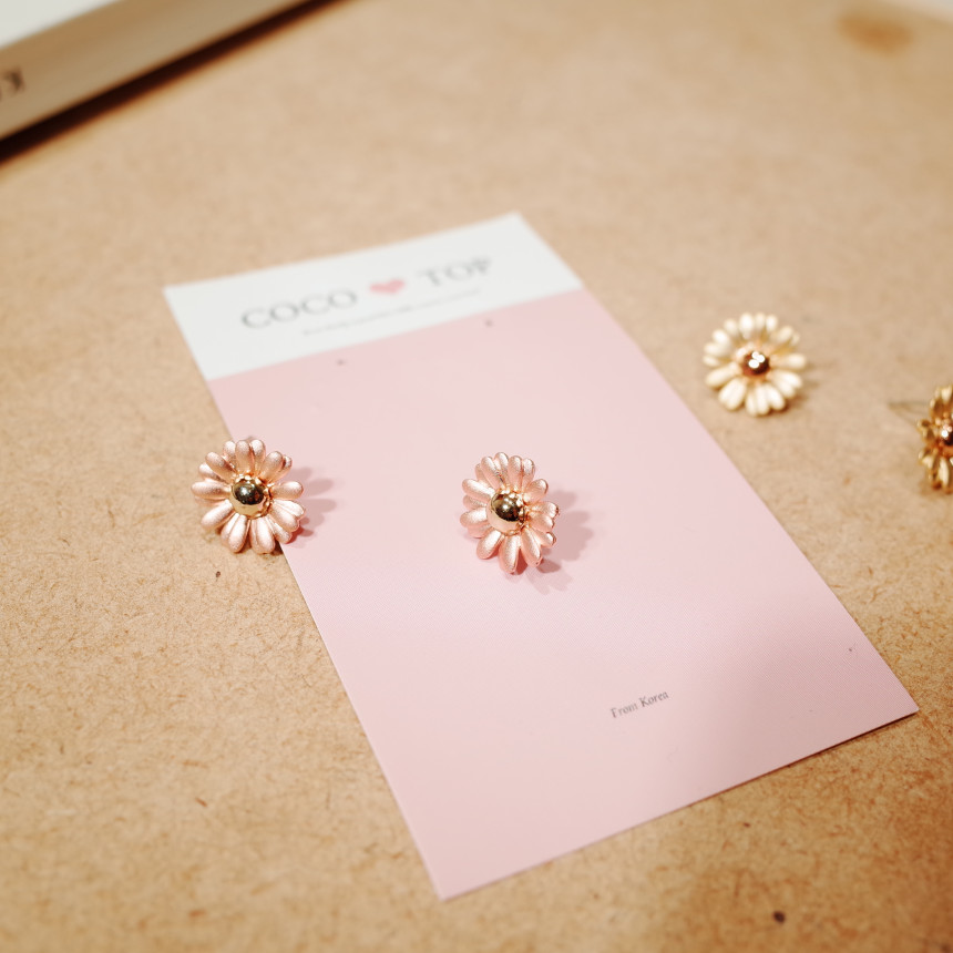 <b><p>Positive Davy spring Flower ear</p></b><b><p>肯定 デイビー 春 花 イヤリング</p></b><br /><br /><p align='center'>