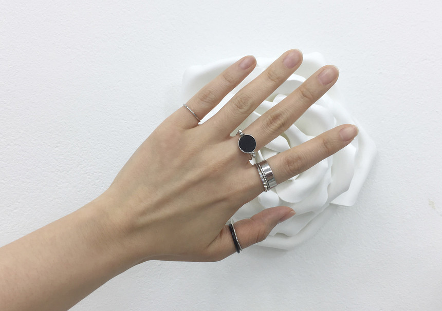 <b><p>black Silver ring set Loly Luxury cubic Edge</p></b><b><p>ブラック シルバーリングセット ラブリーな ラグジュアキュービ エッジのあるスタイ</p></b><br /><br /><p align='center'>