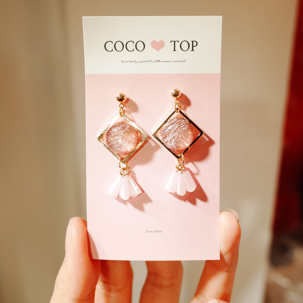 <b><p>spring radrop Flower Chala ear</p></b><b><p>春 雨滴 シルコト さらさら イヤリング</p></b><br /><br /><p align='center'>