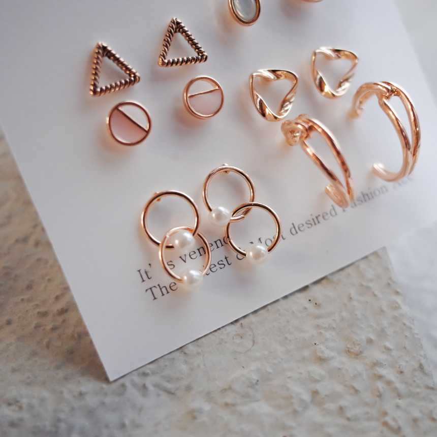 <b><p>Sandy 12SET daily earring Simple Unique St</p></b><b><p>サンディ 12SET デイリー イヤリング シンプルユニーク スタースィルク 30代の女性</p></b><br /><br /><p align='center'>