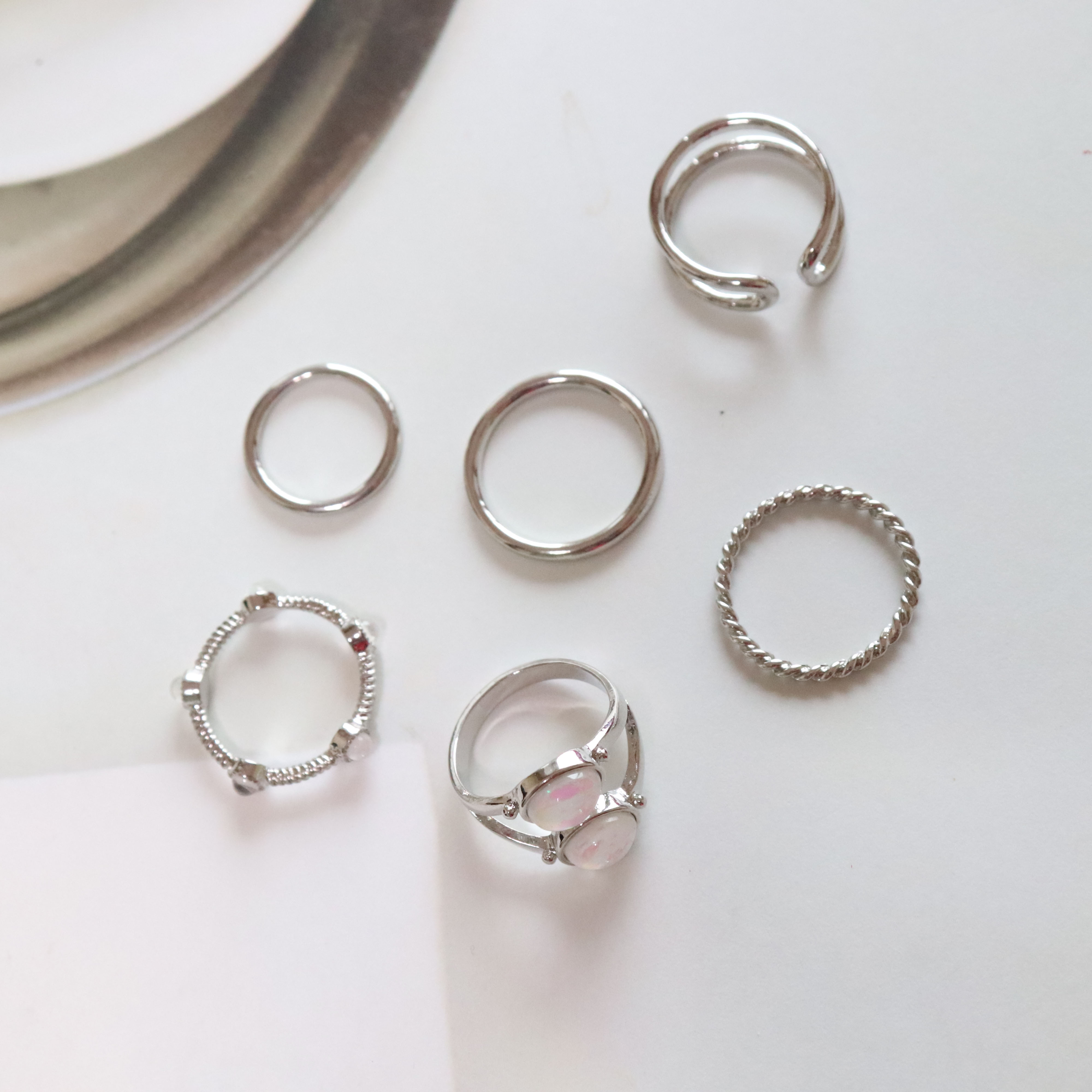 <b><p>Mourning daily opal Two les kk basic Layered</p></b><b><p>無排 デイリー オパール 二行 ねじれ 基本 重ね着 糸リング セット 6種 20代の女性</p></b><br /><br /><p align='center'>