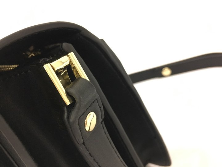 <b><p>Natural cowhide trunk bag 4lor Ribbed Ma</p></b><b><p>天然牛革トランクバック4colorリブメイドクロスバックショルダーバッグマルニstバックデイリーバッ</p></b><br /><br /><p align='center'>