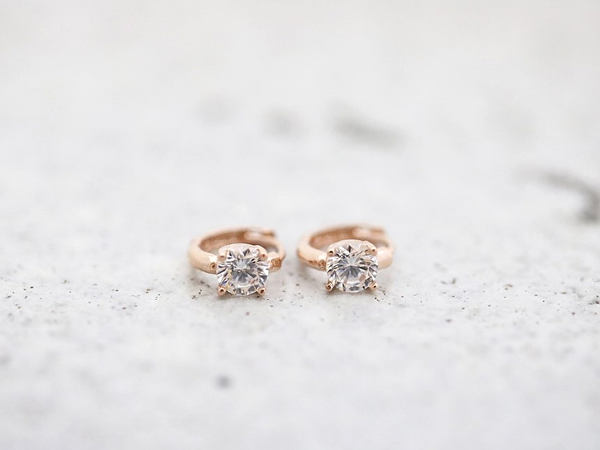 <b><p>10K 14K Cubic Ring pierc, One touch earrs</p></b><b><p>10K 14K キュービック リングピアス、 ワンタッチ 耳介</p></b><br /><br /><p align='center'>