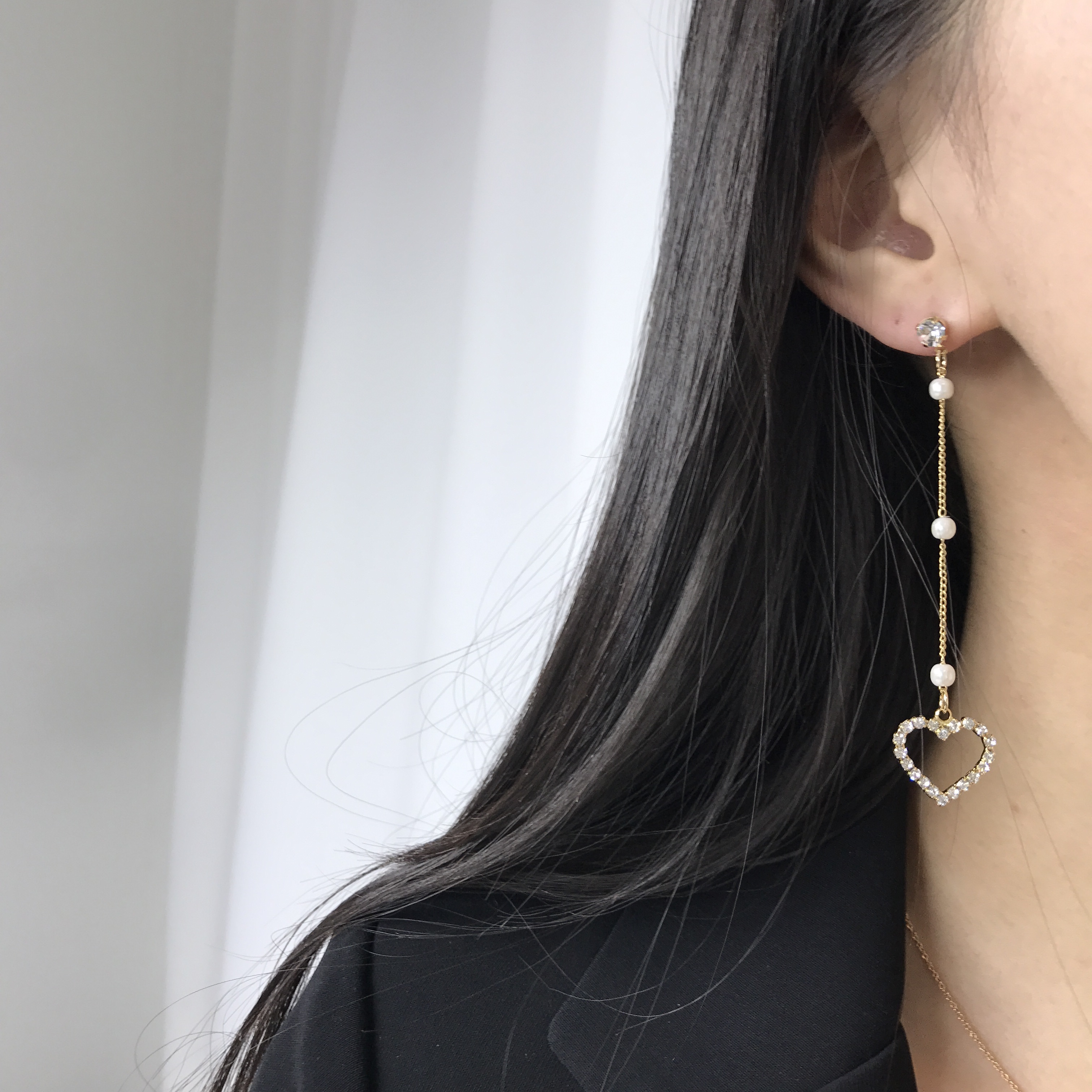 <b><p>Unknown isy heart Drop ing Lo 2color White</p></b><b><p>オンバル デイジー ハート ドロップ イヤリング 2色 ホワイト 春のファッション</p></b><br /><br /><p align='center'>