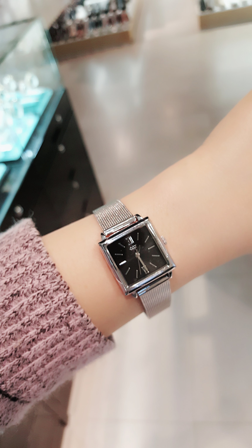 <b><p>OST Black Square Mesh Band Watch OTW118306TBS</p></b><b><p>OST ブラックスクエアメッシュバンド時計 OTW118306TBS</p></b><br /><br /><p align='center'>
