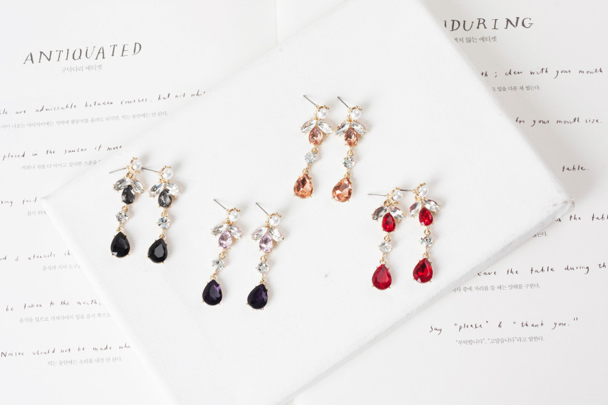 <b><p>Glam Drop Violet earring Possib ves Non-Pierc</p></b><b><p>グラムドロップ バイオレット イヤリング グィチ可能 ノンピアス スタイリッシュルック</p></b><br /><br /><p align='center'>