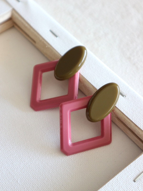 <b><p>unique Rhombus Earring Refresh coordation</p></b><b><p>ユニーク 菱形イヤリングC さわやかなコーディネート キュなアイテム 友人が尋ねる</p></b><br /><br /><p align='center'>