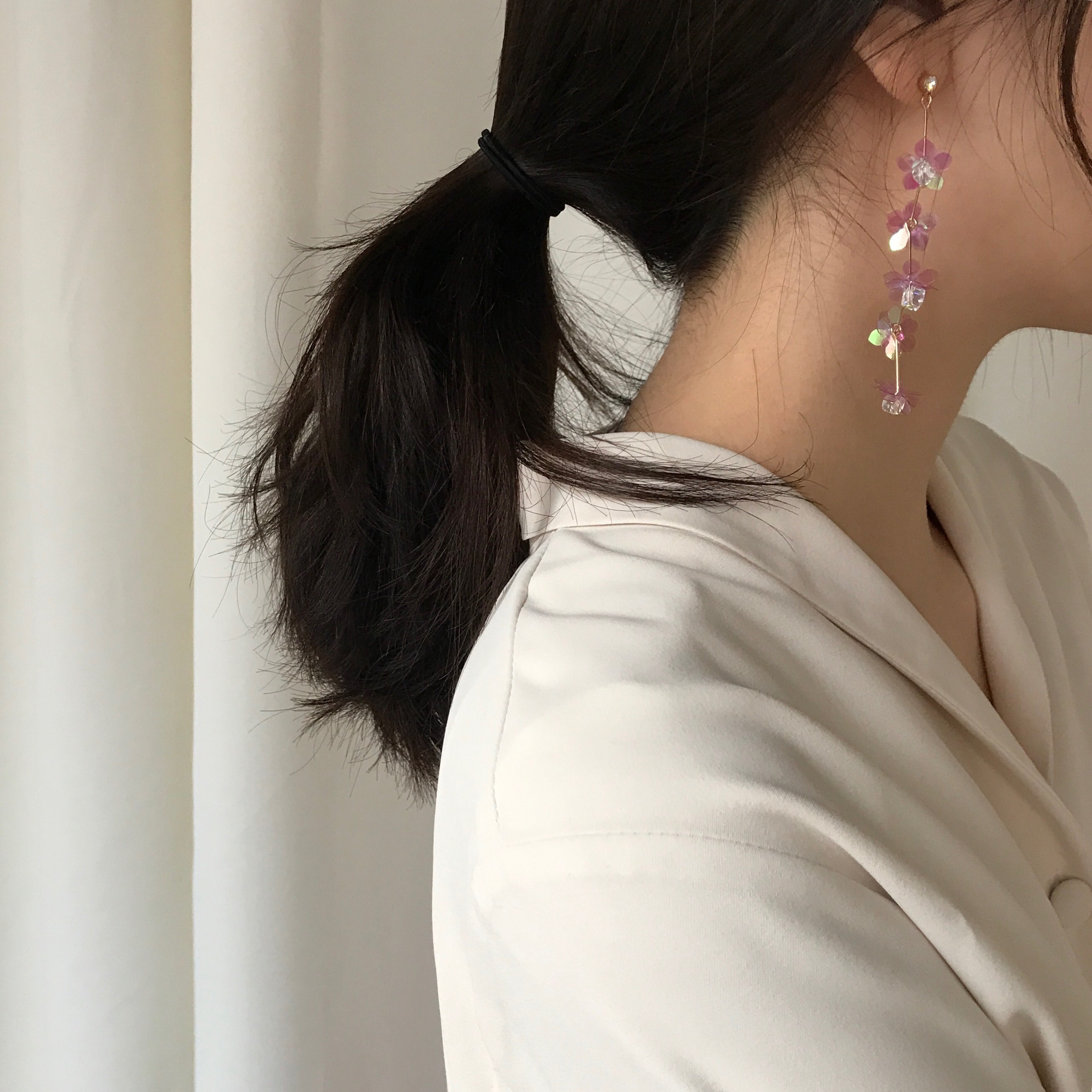 <b><p>One Lo flower crtal Sequins Drop Earrgs 3cor</p></b><b><p>ワンラブ フラワー クリスタル スパンコール ドロップイヤリング 3色 独歩 手札ミニン</p></b><br /><br /><p align='center'>