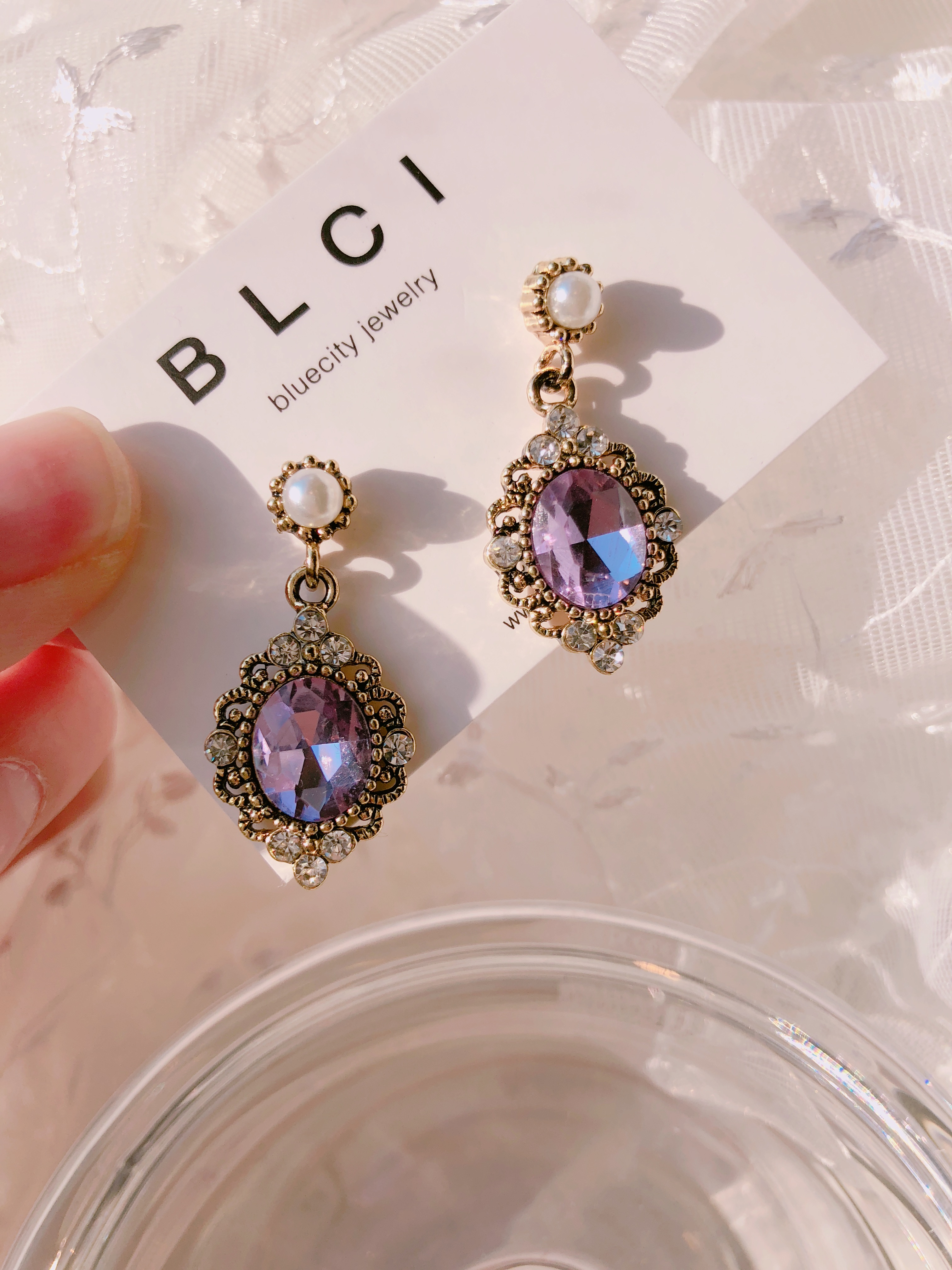 <b><p>Possible eaves 2018 Pantone trend color Viot</p></b><b><p>グィチ可能 2018年 パントン トレンド カラー バイオレット ドロップ イヤリング</p></b><br /><br /><p align='center'>