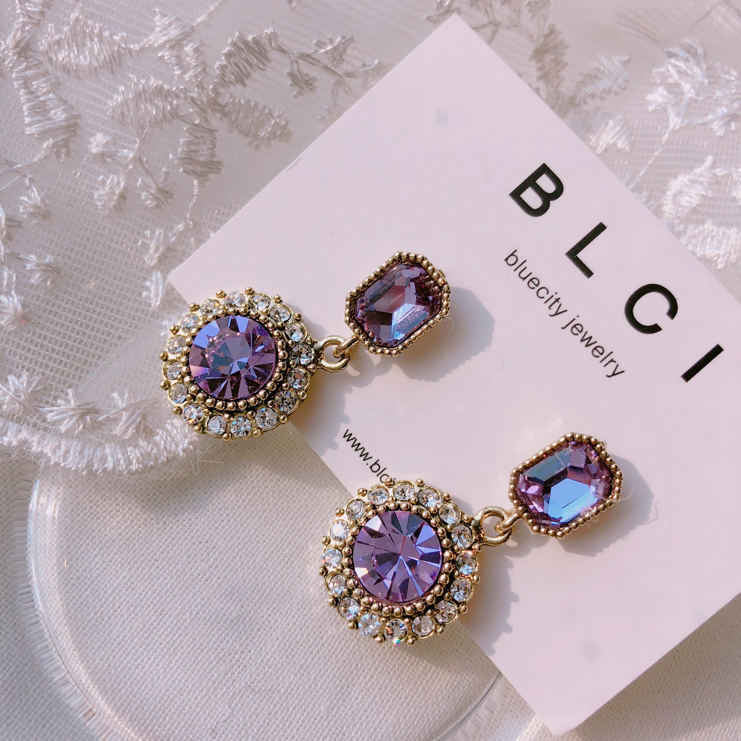 <b><p>Possible eaves 2018 Pantone trend color Viot</p></b><b><p>グィチ可能 2018年 パントン トレンド カラー バイオレット ドロップ イヤリング</p></b><br /><br /><p align='center'>