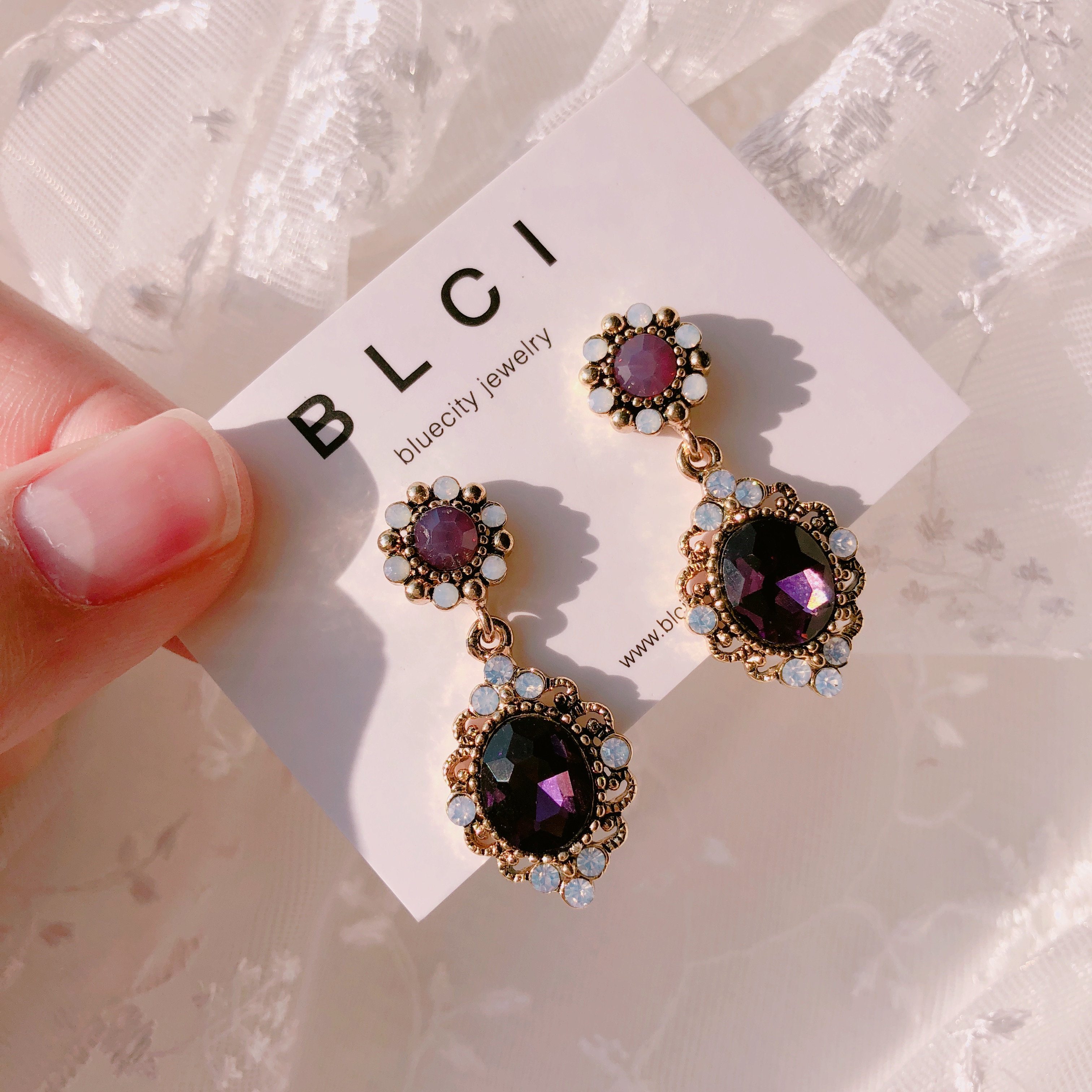 <b><p>Possible eaves 2018 Pantone trend color Viot</p></b><b><p>グィチ可能 2018年 パントン トレンド カラー バイオレット ドロップ イヤリング</p></b><br /><br /><p align='center'>