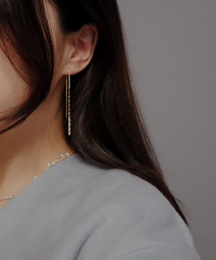 <b><p>Flat chain Long room earrgs Simple Unique</p></b><b><p>フラットチェーン ロンシルイヤリング シンプルユニーク スタイリッシュルック 30代の女性</p></b><br /><br /><p align='center'>