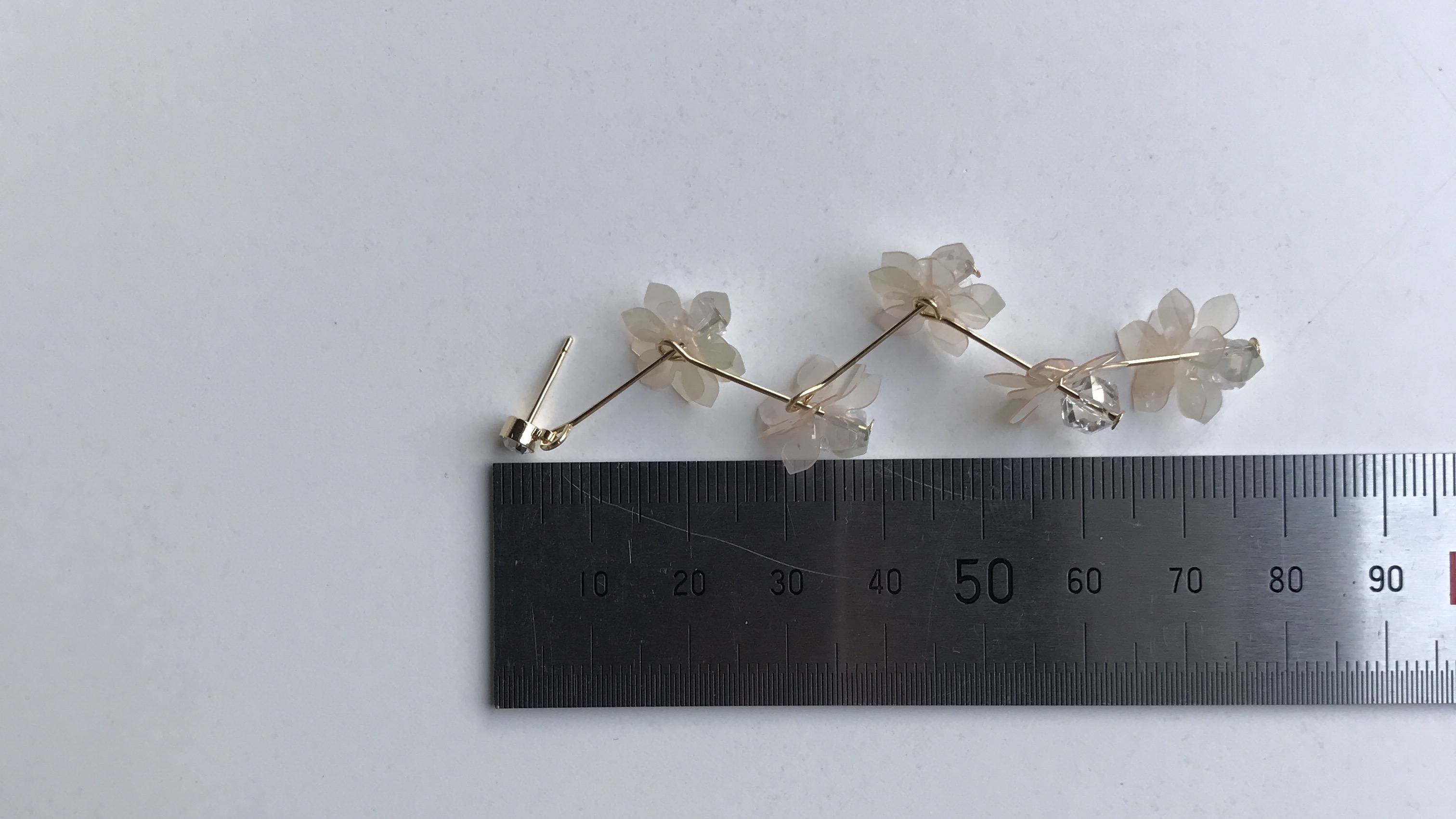 <b><p>One Lo flower crtal Sequins Drop Earrgs 3cor</p></b><b><p>ワンラブ フラワー クリスタル スパンコール ドロップイヤリング 3色 独歩 手札ミニン</p></b><br /><br /><p align='center'>