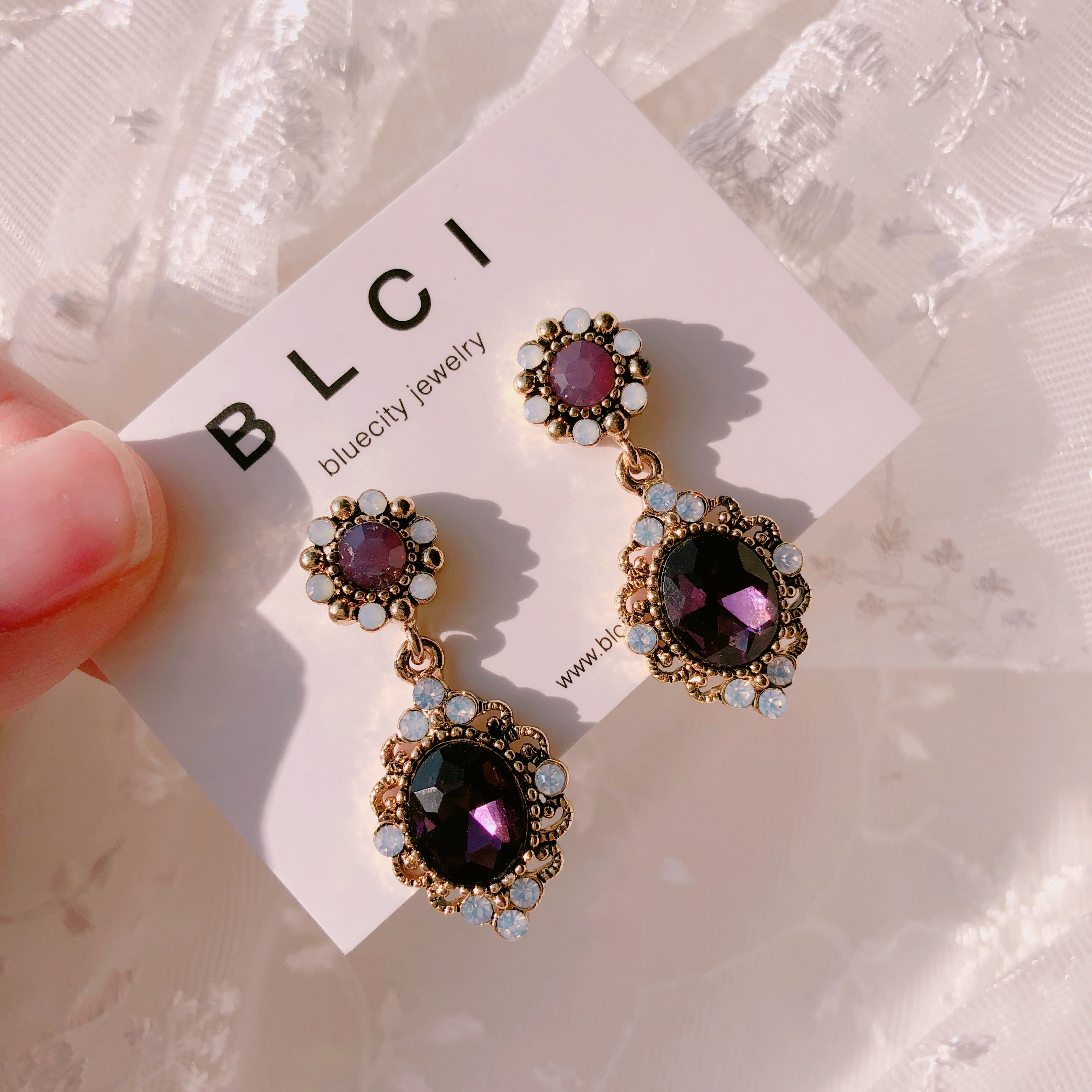 <b><p>Possible eaves 2018 Pantone trend color Viot</p></b><b><p>グィチ可能 2018年 パントン トレンド カラー バイオレット ドロップ イヤリング</p></b><br /><br /><p align='center'>