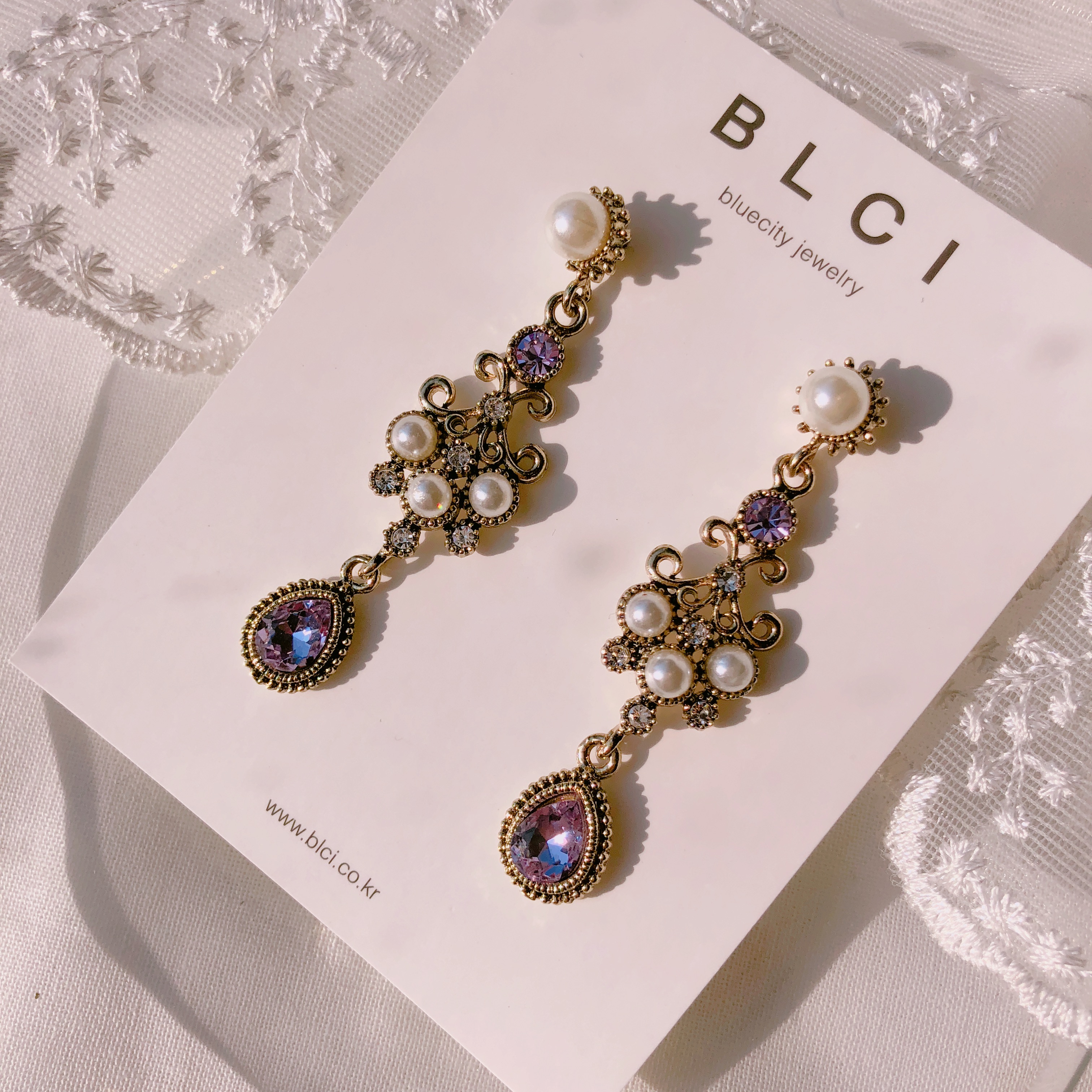 <b><p>Possible eaves 2018 Pantone trend color Viot</p></b><b><p>グィチ可能 2018年 パントン トレンド カラー バイオレット ドロップ イヤリング</p></b><br /><br /><p align='center'>