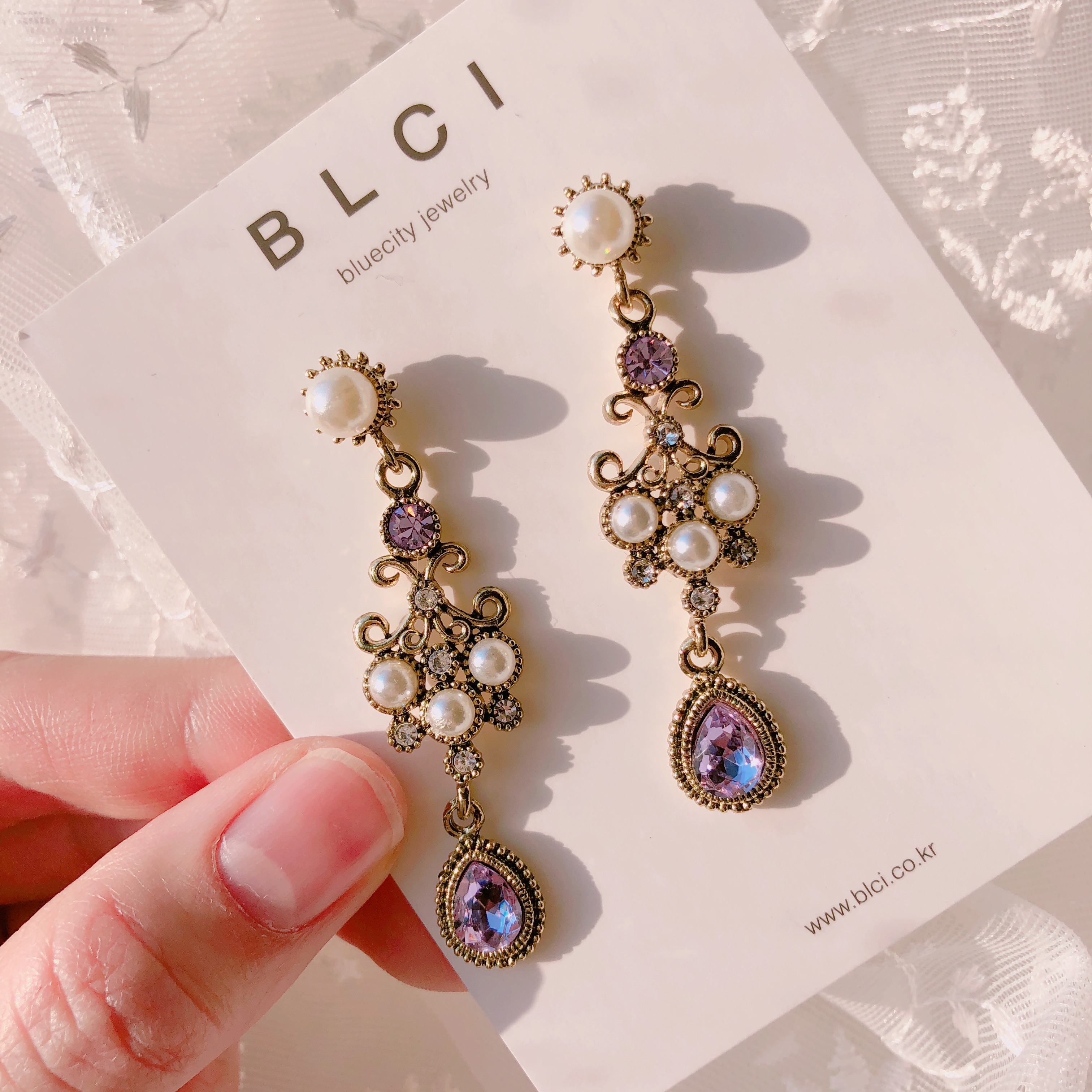 <b><p>Possible eaves 2018 Pantone trend color Viot</p></b><b><p>グィチ可能 2018年 パントン トレンド カラー バイオレット ドロップ イヤリング</p></b><br /><br /><p align='center'>