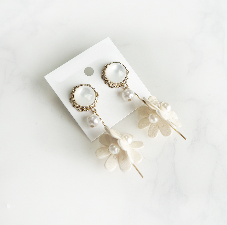 <b><p>Big flower Drop Long earri shpi mall pretty</p></b><b><p>ビッグ フラワー ドロップ ロング イヤリ ショッピモール きれいな ボド 特異な</p></b><br /><br /><p align='center'>