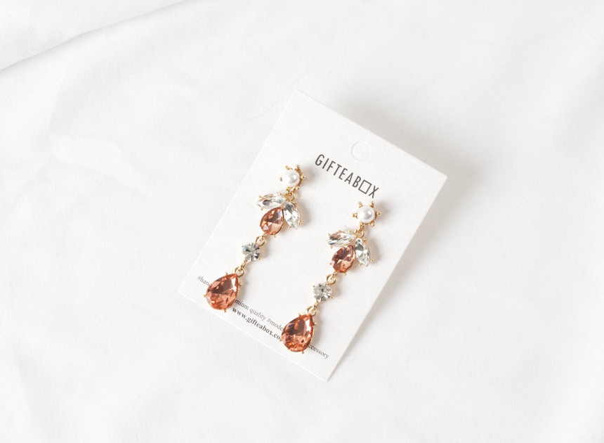 <b><p>Glam Drop Violet earring Possib ves Non-Pierc</p></b><b><p>グラムドロップ バイオレット イヤリング グィチ可能 ノンピアス スタイリッシュルック</p></b><br /><br /><p align='center'>