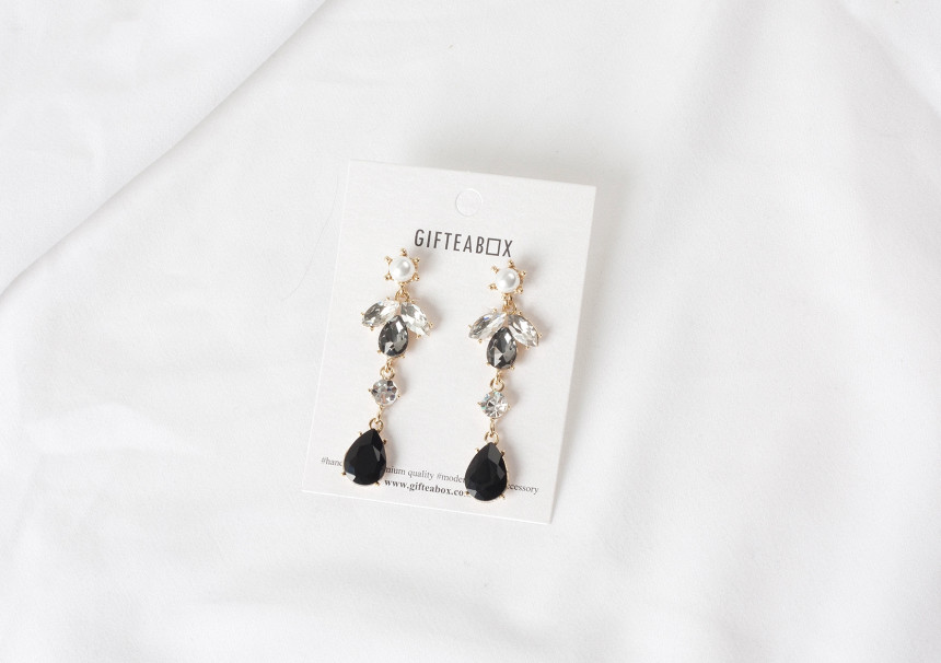 <b><p>Glam Drop Violet earring Possib ves Non-Pierc</p></b><b><p>グラムドロップ バイオレット イヤリング グィチ可能 ノンピアス スタイリッシュルック</p></b><br /><br /><p align='center'>