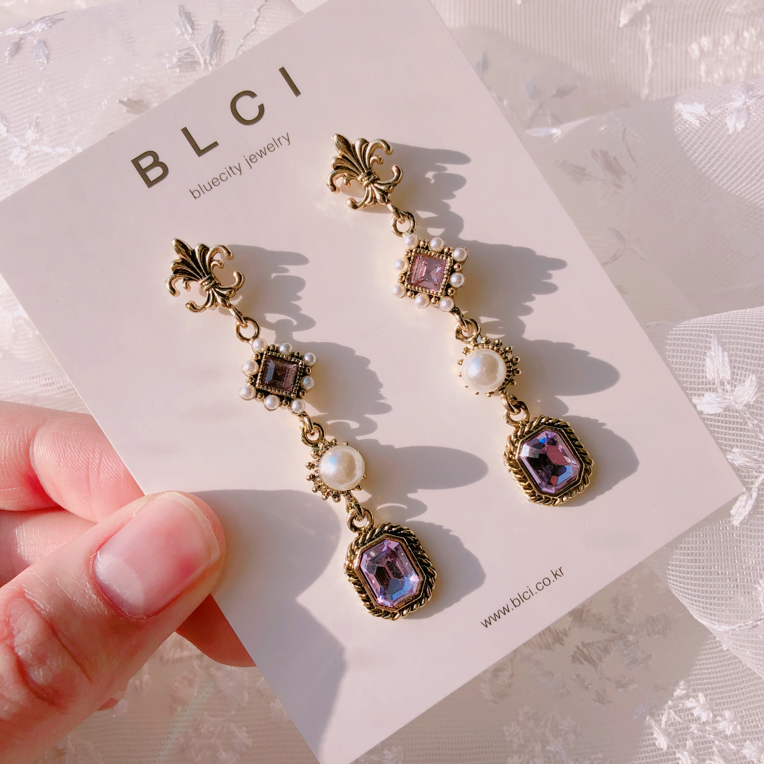 <b><p>Possible eaves 2018 Pantone trend color Viot</p></b><b><p>グィチ可能 2018年 パントン トレンド カラー バイオレット ドロップ イヤリング</p></b><br /><br /><p align='center'>