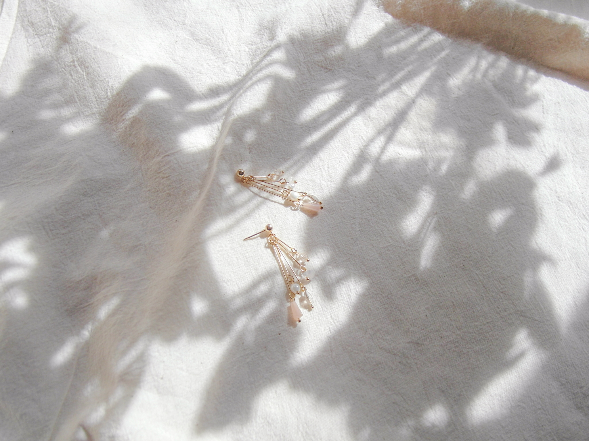 <b><p>Melt and Plot LOVE-I # Rilke Series 01 Spng</p></b><b><p>メルトゥエンプロット LOVE-I＃リルケ シリーズ 01 春を 君に グィチ ウンチム</p></b><br /><br /><p align='center'>